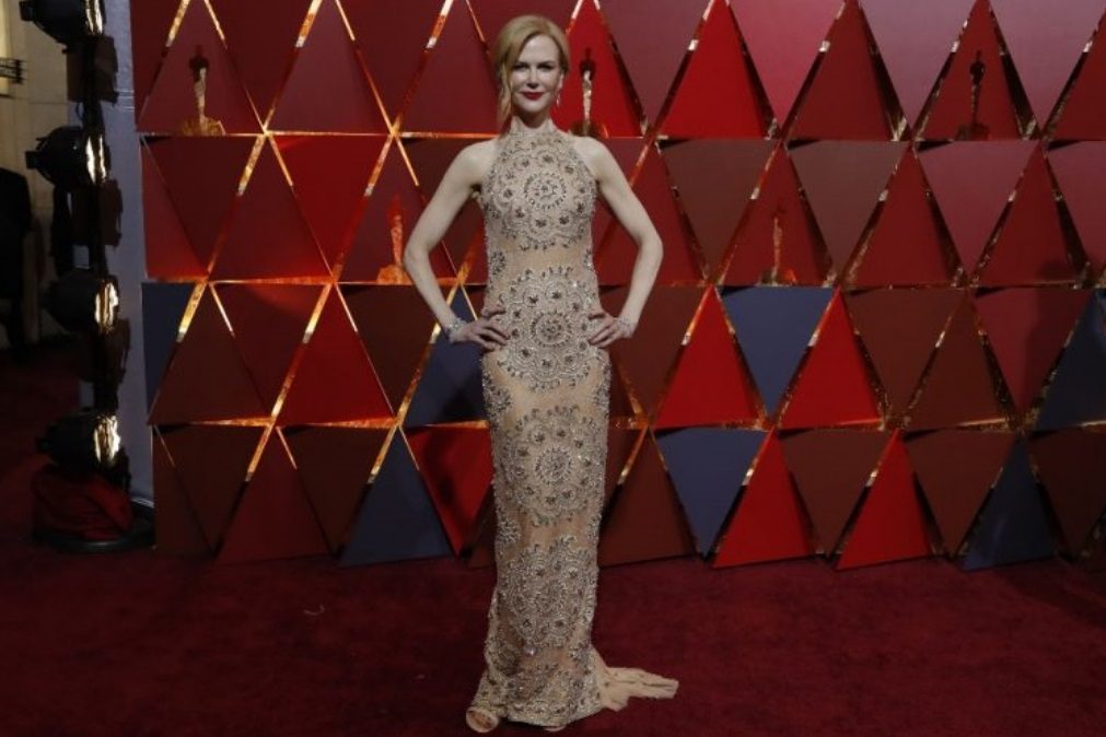 Nicole Kidman irreconhecível levanta suspeitas de uso de botox