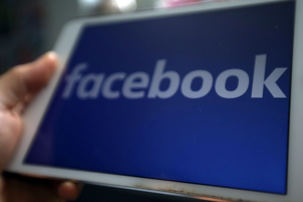 Anúncios políticos no Facebook com novas regras