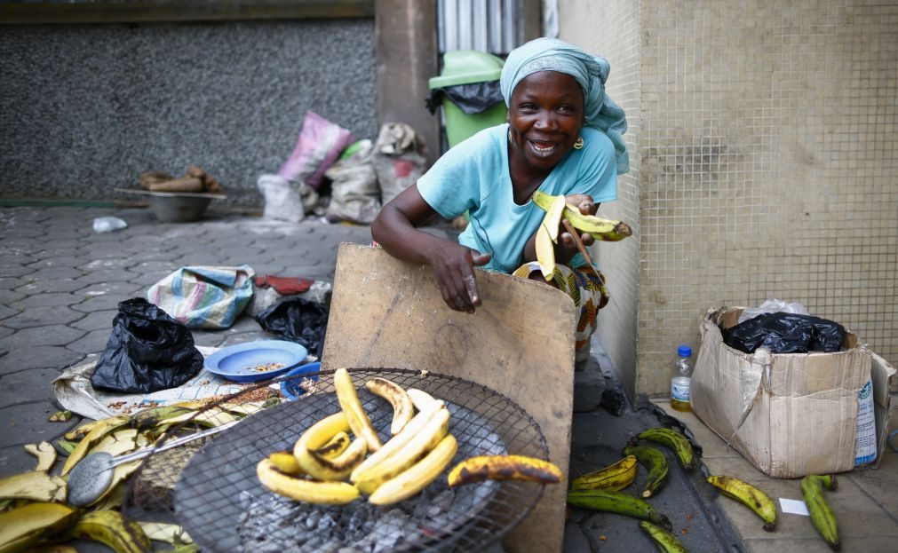 Em março reduziu-se pela primeira vez o número de africanos na pobreza