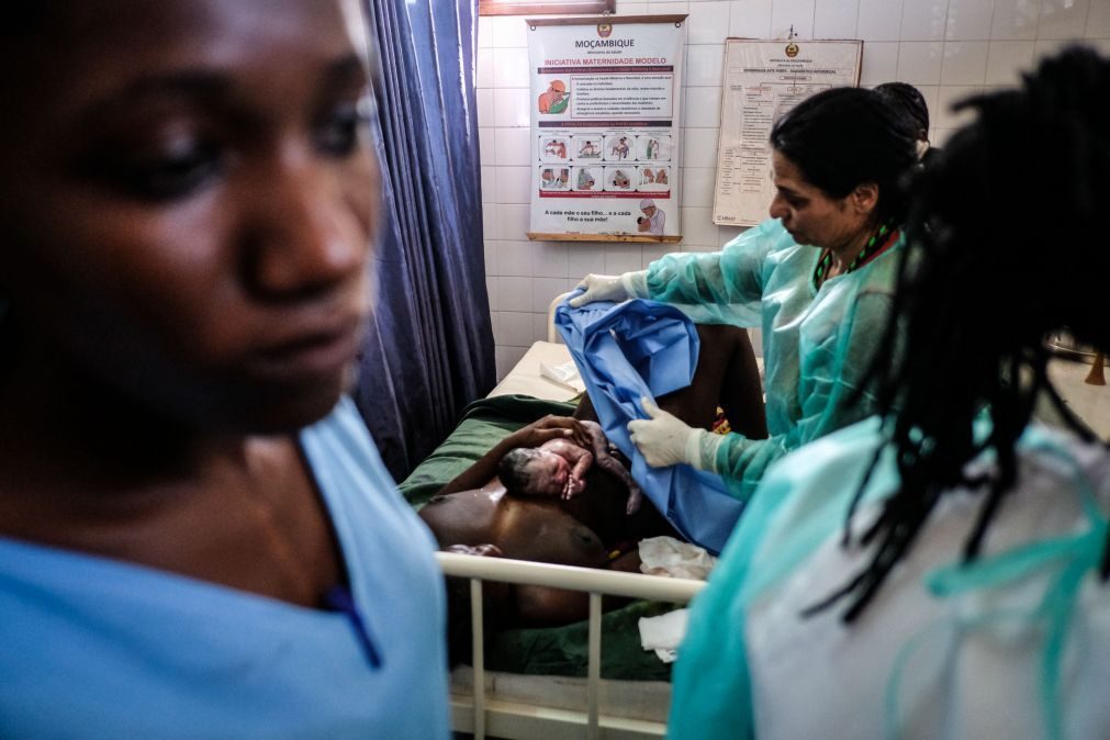 Moçambique | Um hospital de campanha onde todos fazem de tudo