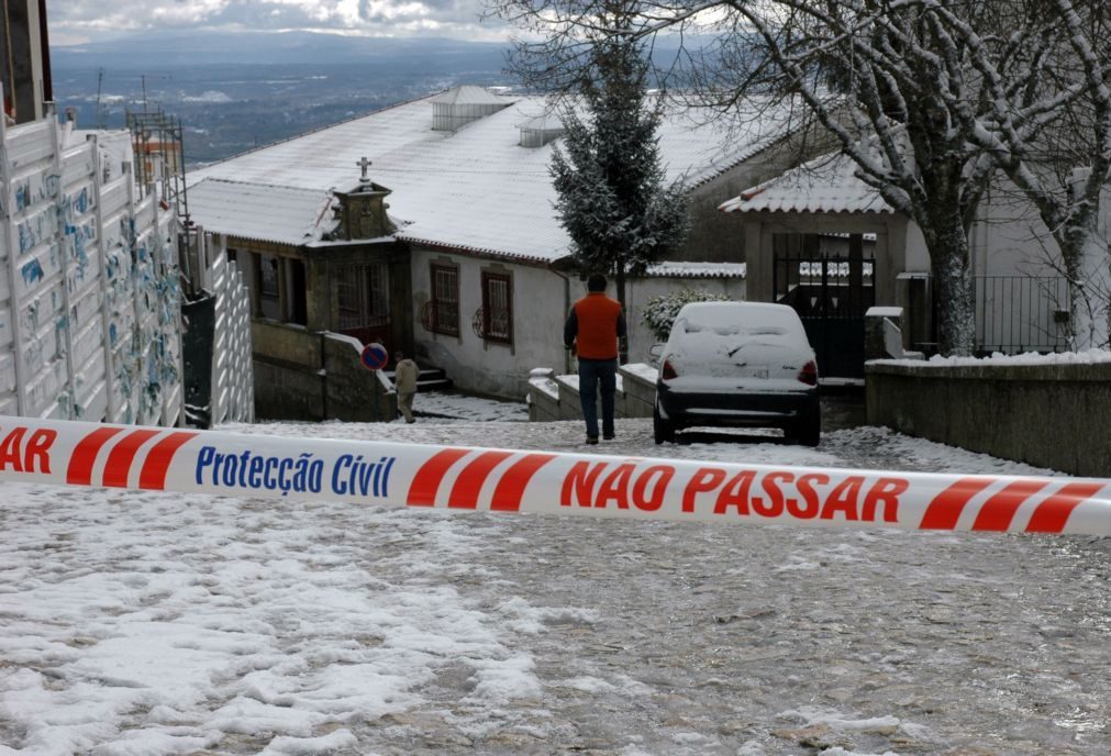 ALERTA | Dez distritos do continente sob aviso amarelo devido à chuva e neve