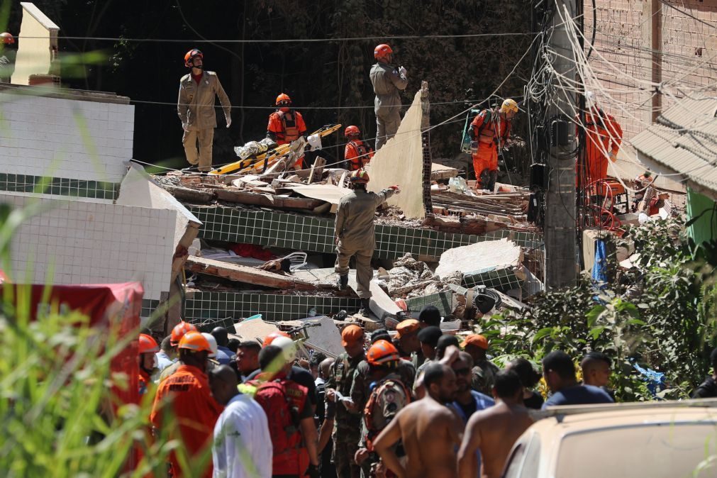 Sobe para 9 número de mortos em desabamento de prédios no Rio de Janeiro