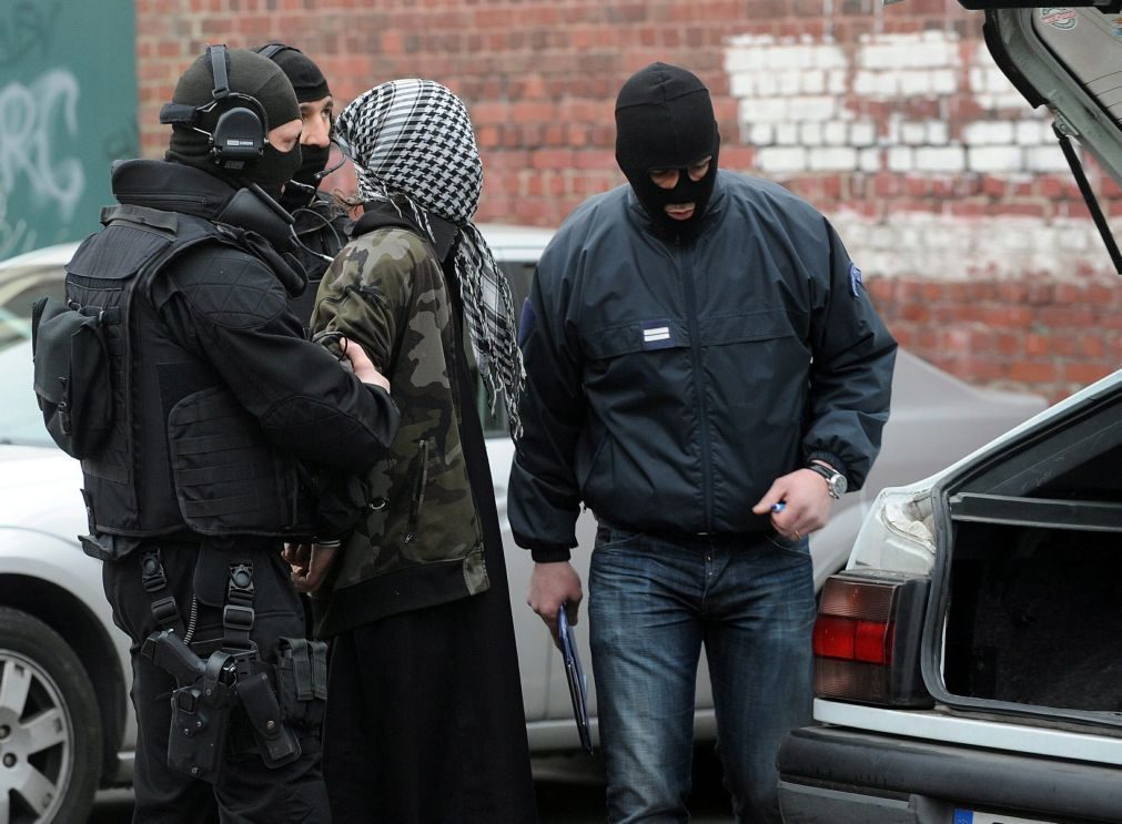 Autoridades francesas detêm várias pessoas que planeavam ataque