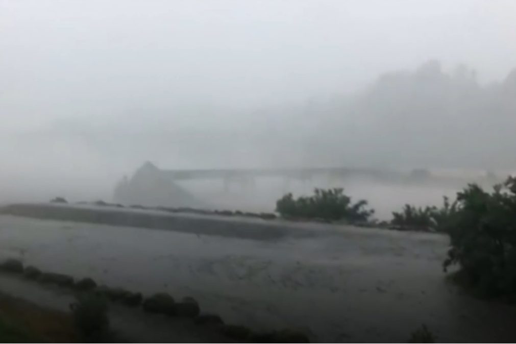 Mau tempo na Nova Zelândia provoca colapso de ponte [vídeo]