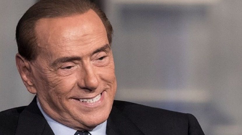 Sílvio Berlusconi internado de urgência