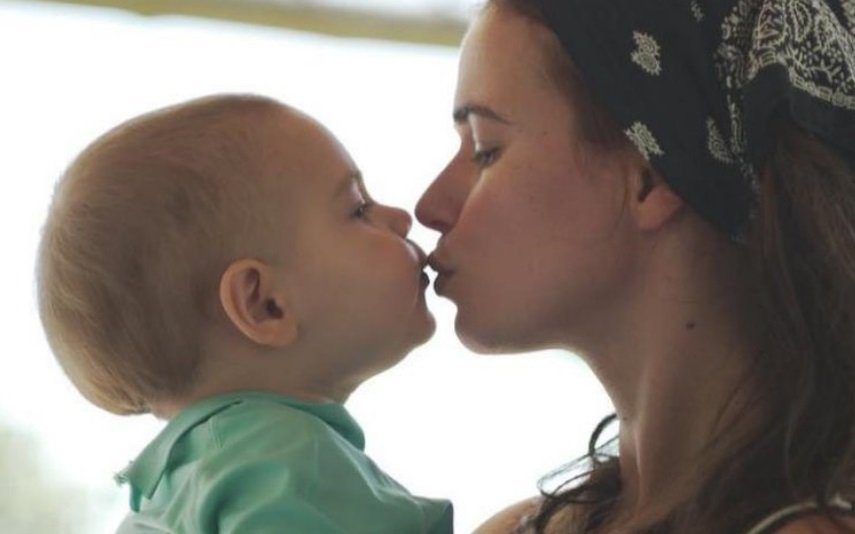 Atriz da SIC sobre a maternidade Joana Santos compara nascimento do filho a uma «trip»