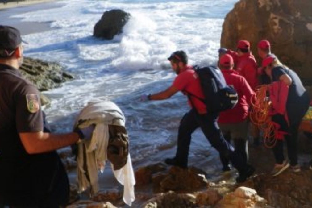ALERTA | Mulher de 50 anos MORRE em queda de falésia no Cabo da Roca