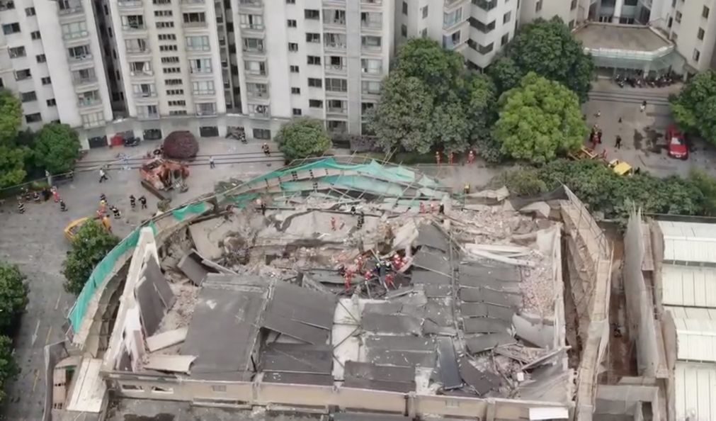 Xangai. Desmoronamento de edifício faz pelo menos cinco mortos