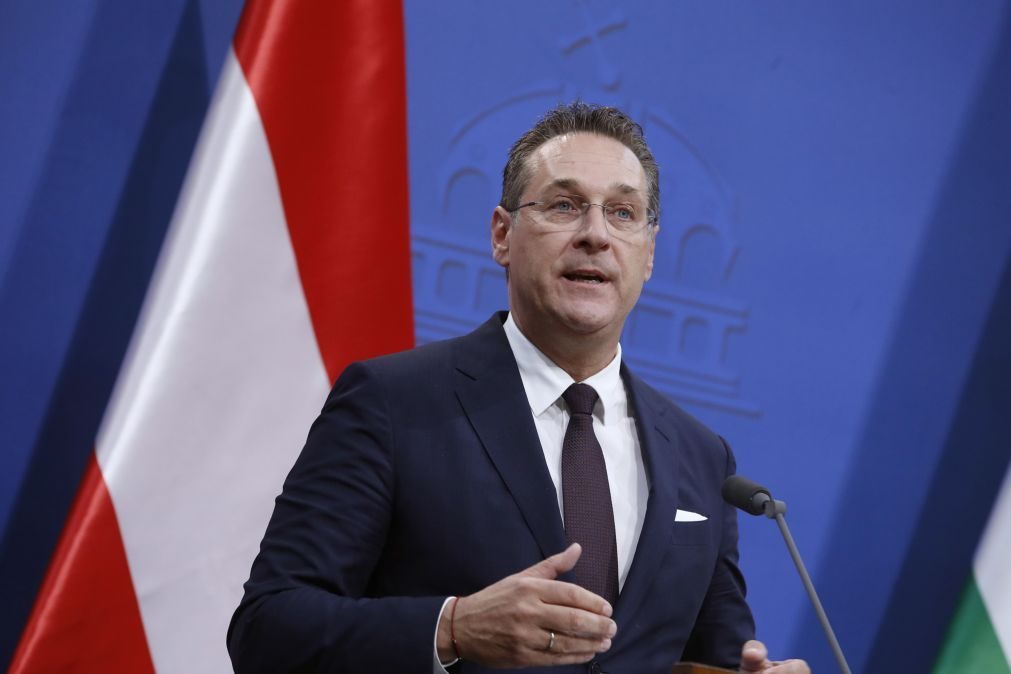 Vice-chanceler austríaco da extrema-direita demite-se após escândalo