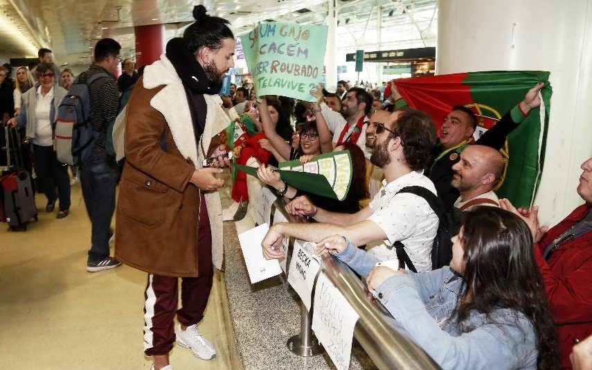 Conan Osíris perde mas é recebido em grande no aeroporto