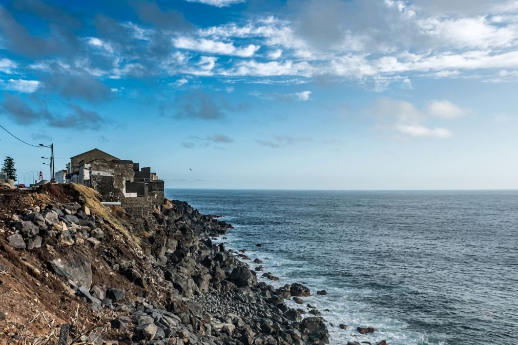 Todos os anos são retiradas da orla costeira dos Açores até 12 toneladas de lixo