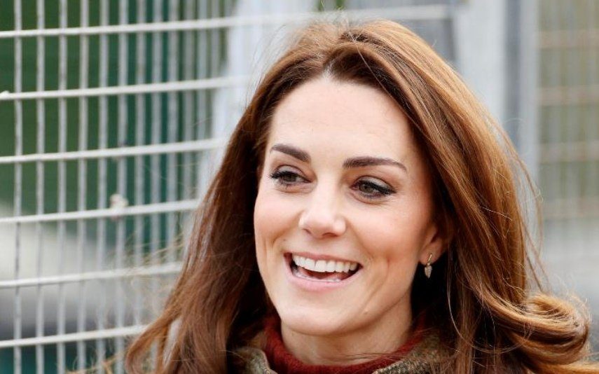 Kate Middleton deslumbra com vestido de 3000 euros