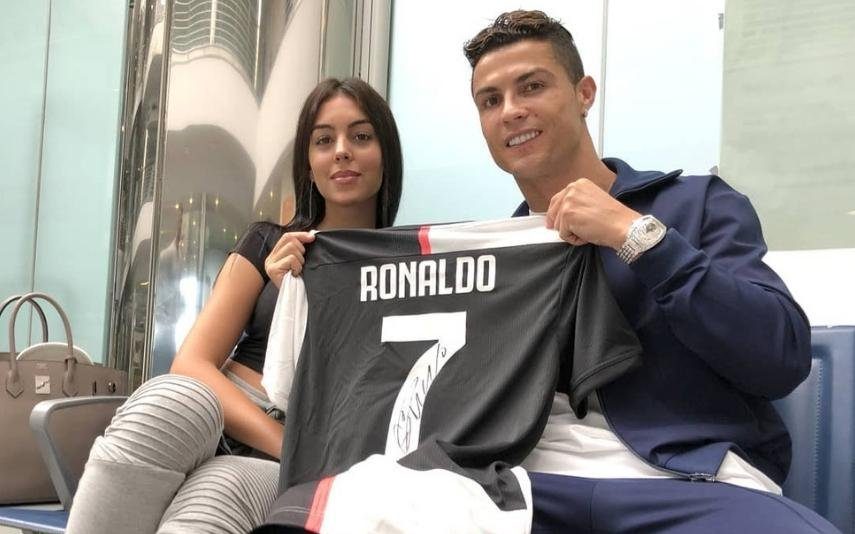 Cristiano Ronaldo e Georgina mostram lado solidário
