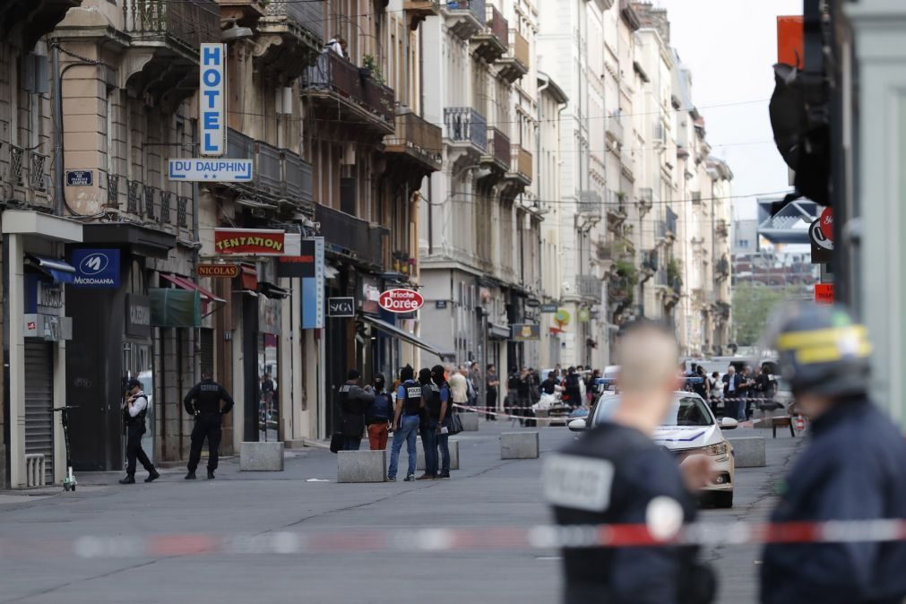 Principal suspeito de ataque em Lyon admite ter feito a bomba