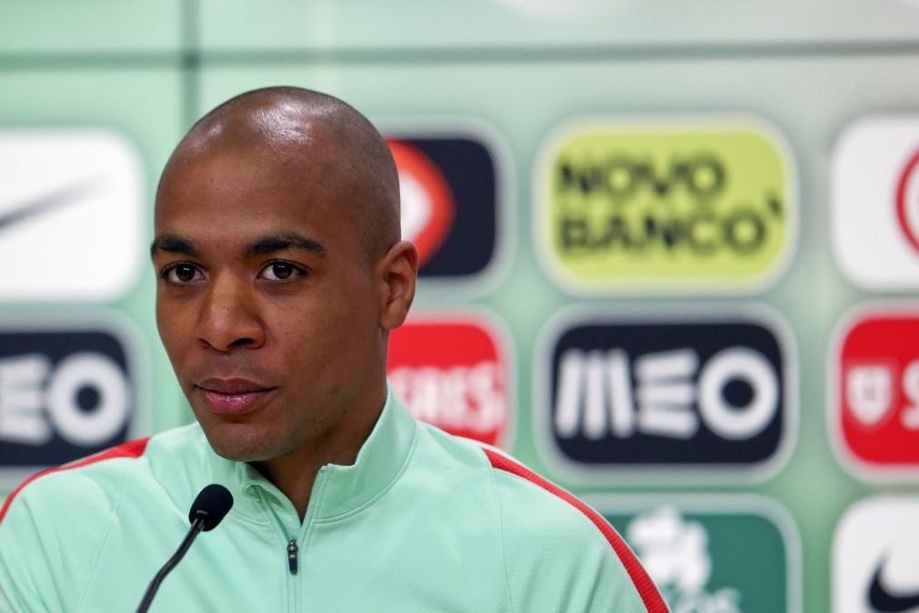 Sporting acusa Inter Milão e João Mário de 