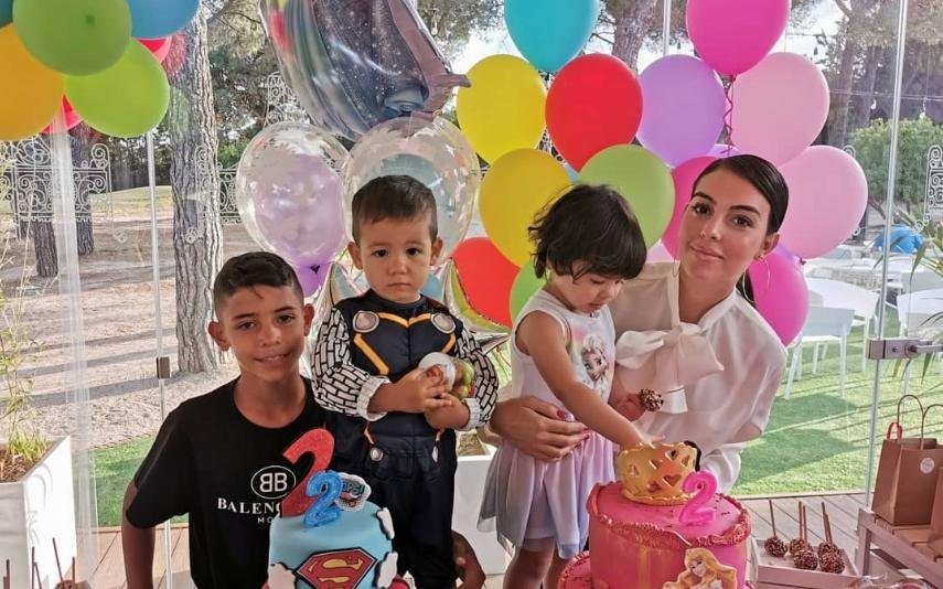 Eva e Mateo Entre na festa encantada dos gémeos de Cristiano Ronaldo