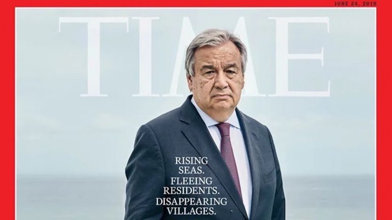 Guterres em defesa do Planeta. Com água pelos joelhos, faz capa da revista Time