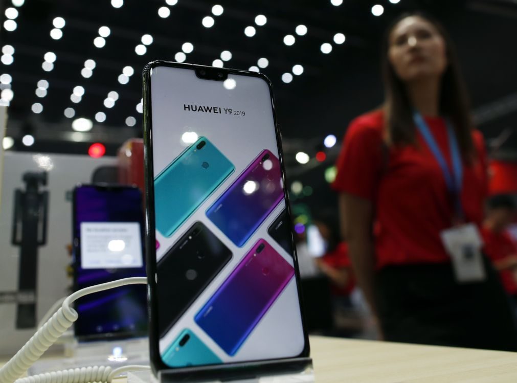 Huawei admite quebra de receitas superior a 26 mil milhões de euros