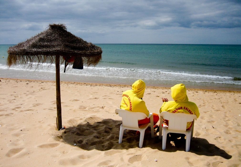 Interdição a banhos na praia de Faro foi levantada