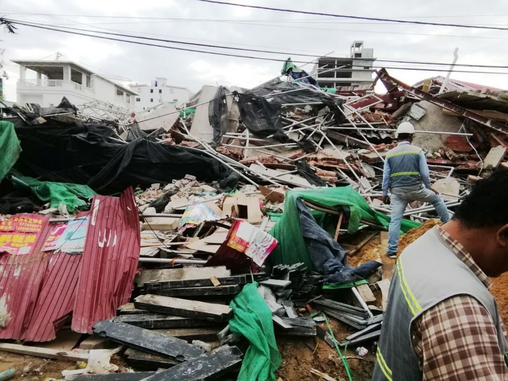 Camboja. Pelo menos três mortos em desmoronamento de prédio de sete andares