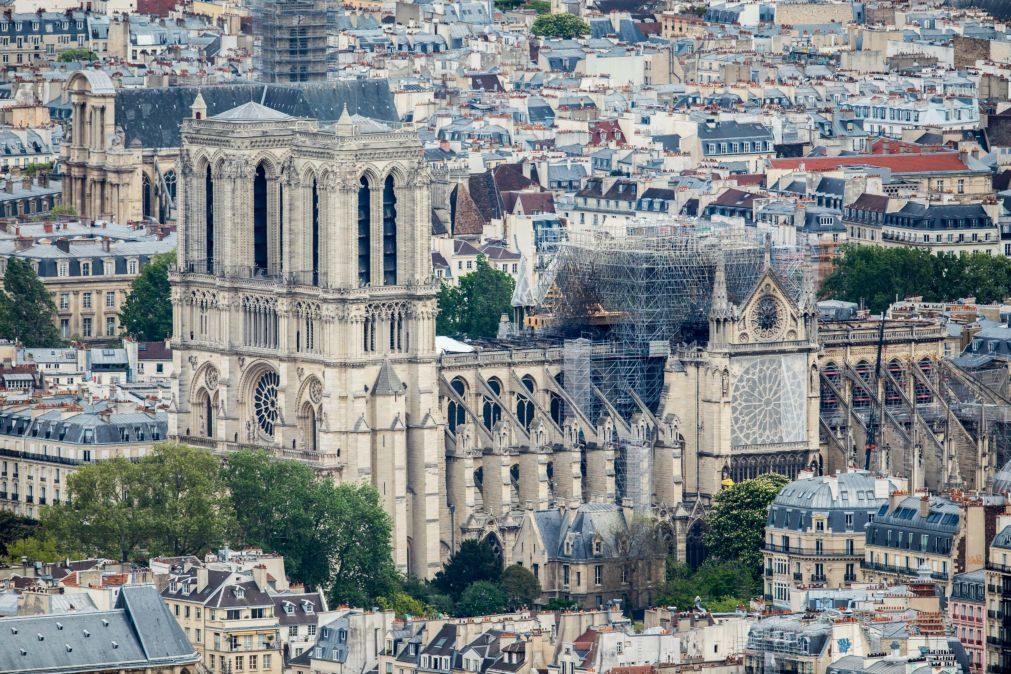 Investigação preliminar exclui origem criminosa do fogo em Notre-Dame