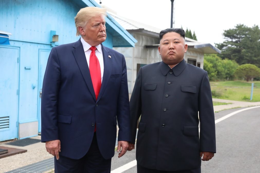 Trump faz história ao ser o primeiro Presidente dos Estados Unidos a entrar na Coreia do Norte