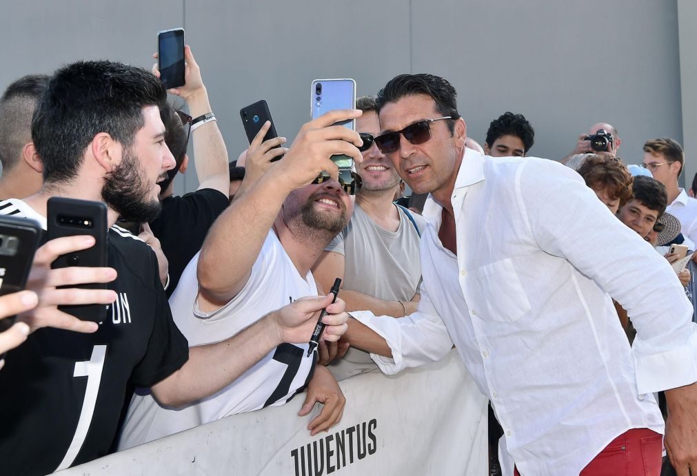 Buffon regressa à Juventus: «Bem-vindo a casa Gigi»