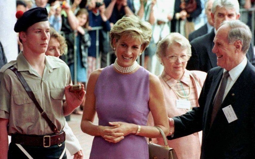 Princesa Diana A inveja da irmã que teve um caso com o príncipe Carlos