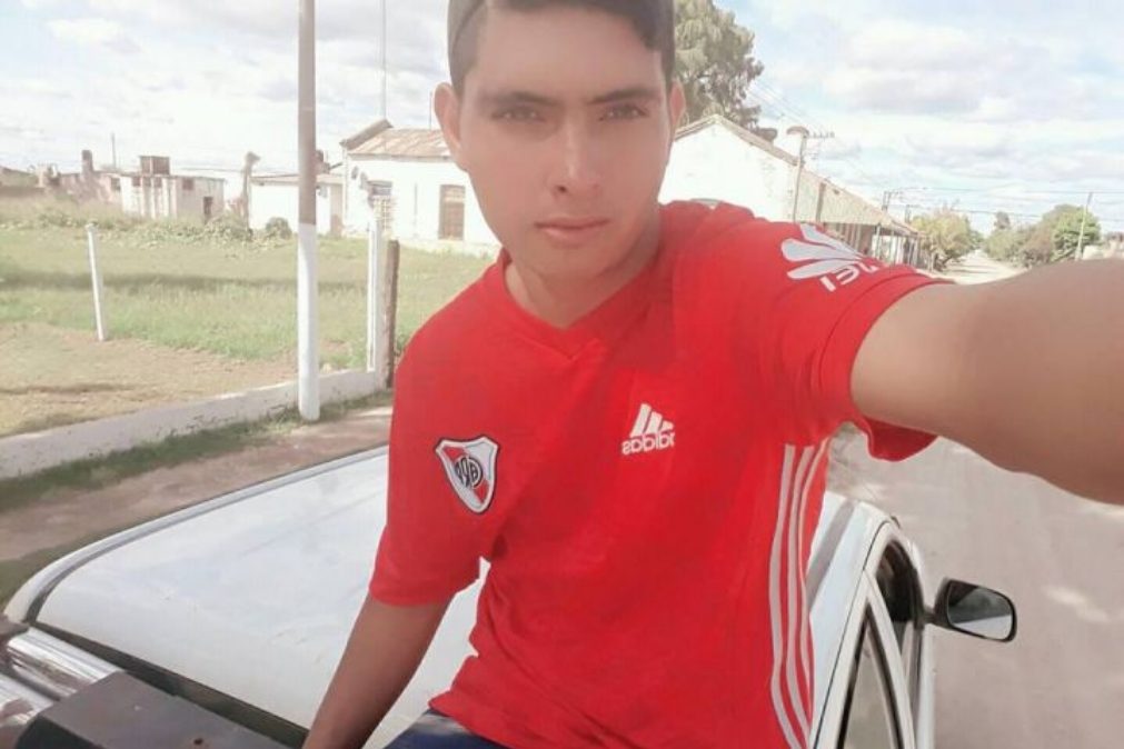 Guarda-redes argentino de 17 anos morre após defender penálti com o peito