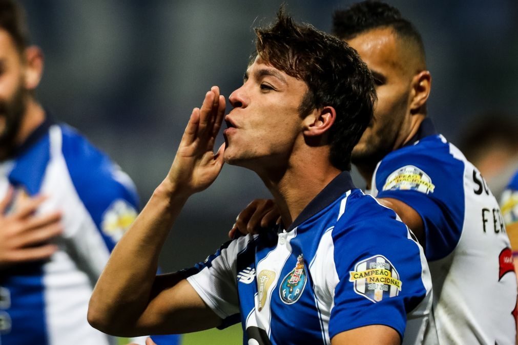 OFICIAL. Óliver Torres deixa FC Porto e assina pelo Sevilha por cinco épocas
