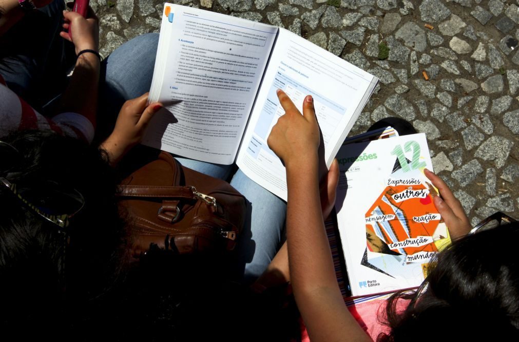 Exames do 9.º ano: notas sobem a Matemática e descem a português