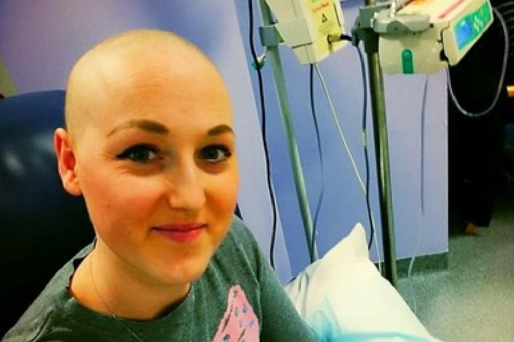 Depois de fazer dupla mastectomia e quimioterapia, mulher descobre que nunca teve cancro