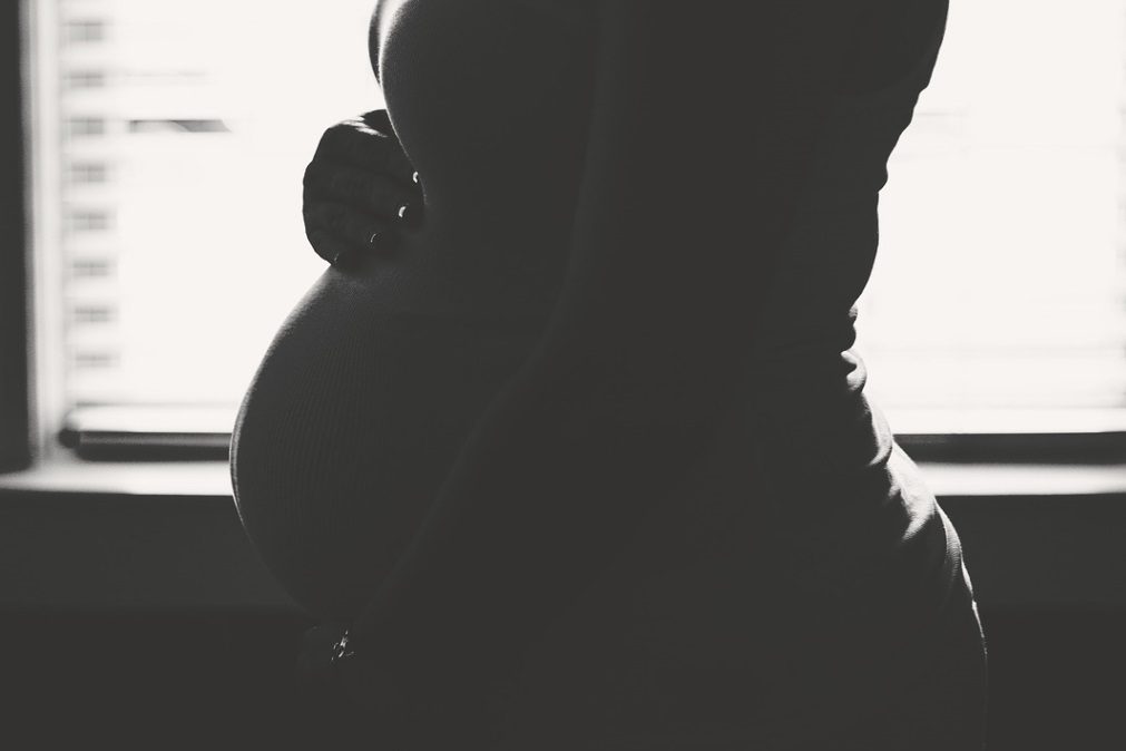 «Fui abandonada pelo meu companheiro aos 4 meses de gravidez»