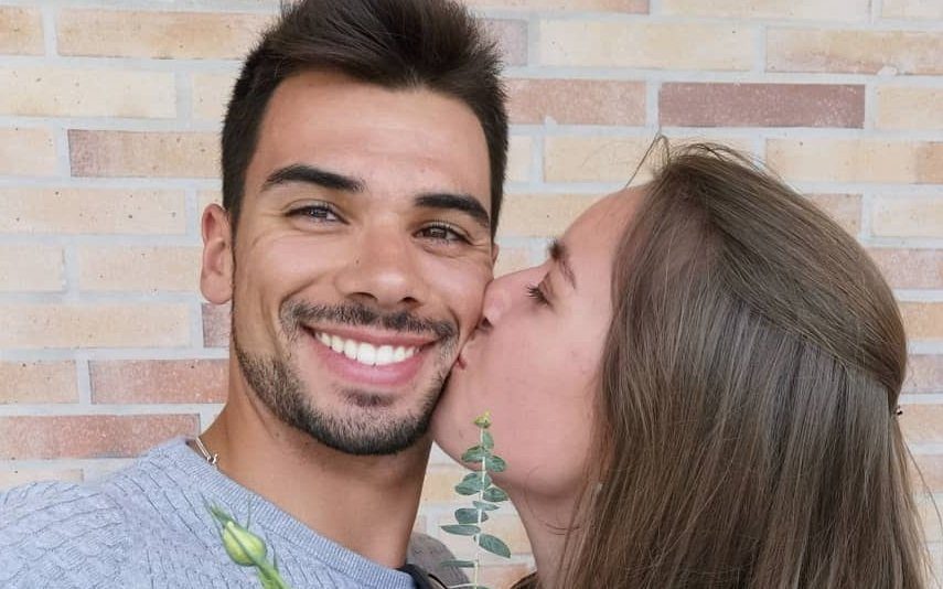 Miguel Oliveira Piloto ajoelha-se e pede a «irmã» em casamento (fotos)