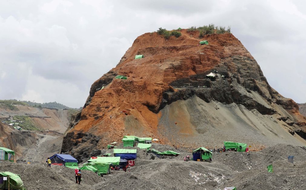 Pelo menos 13 pessoas morrem em mina de jade em Myanmar