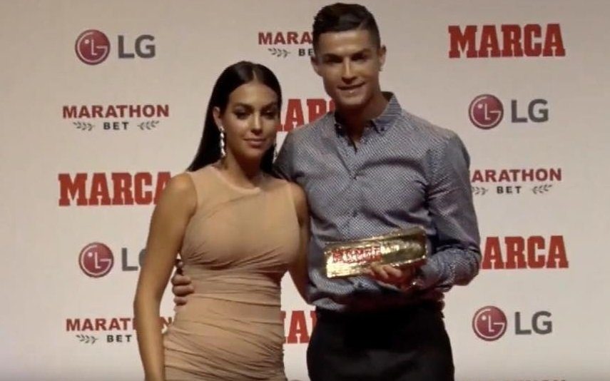 Georgina Rodriguez Surge com barriguinha saliente em evento ao lado de Cristiano Ronaldo