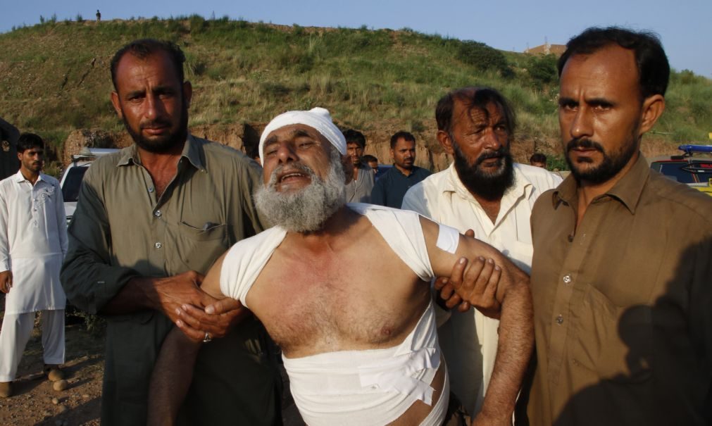 Queda de avião no Paquistão faz pelo menos 17 vítimas