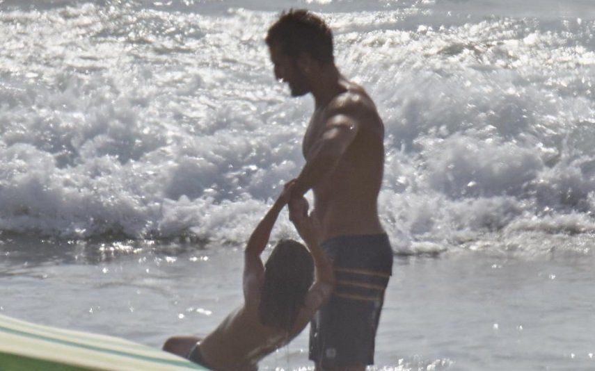 José Fidalgo Ator arrasa na praia com o filho mais velho