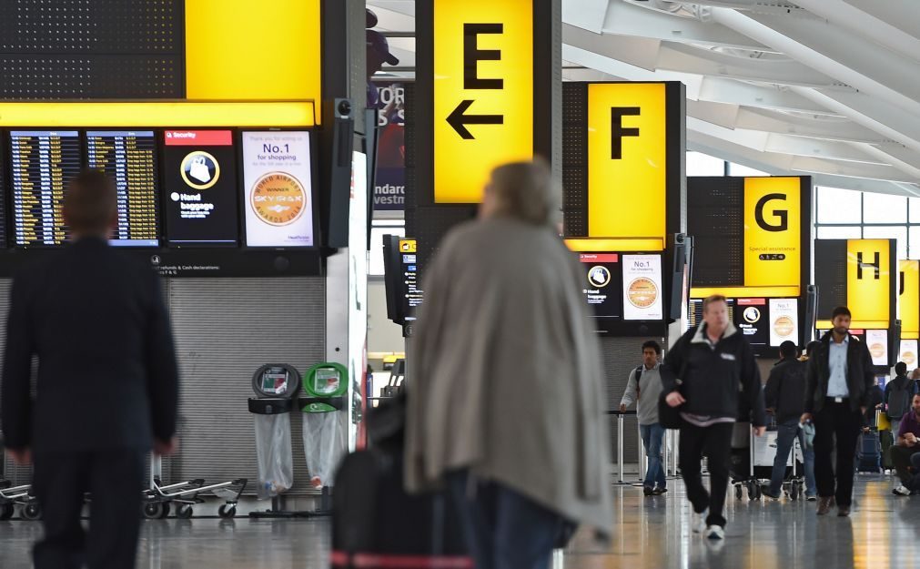 Aeroporto de Heathrow prevê cancelar 172 voos devido à greve