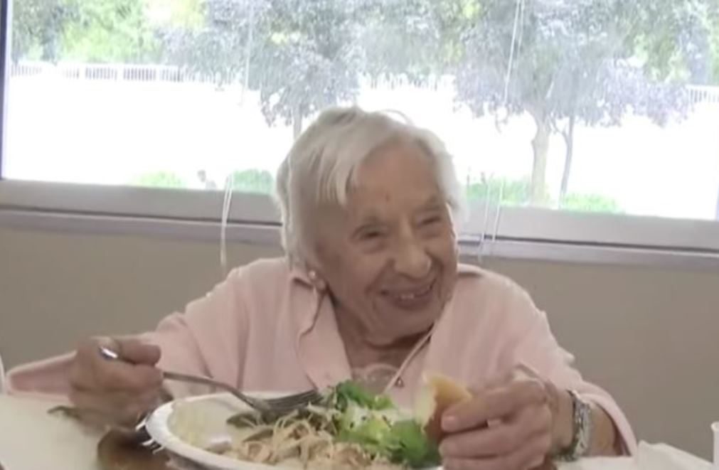 Idosa de 107 anos revela segredo para alcançar longevidade