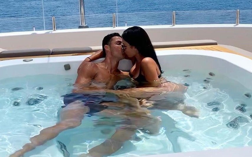 Georgina Rodríguez mima Cristiano Ronaldo O amor está nas massagens e este vídeo é a prova disso