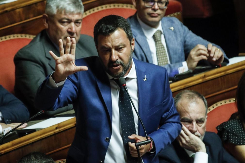 Salvini diz que a sua «obsessão» com migrantes fez diminuir as chegadas a Itália