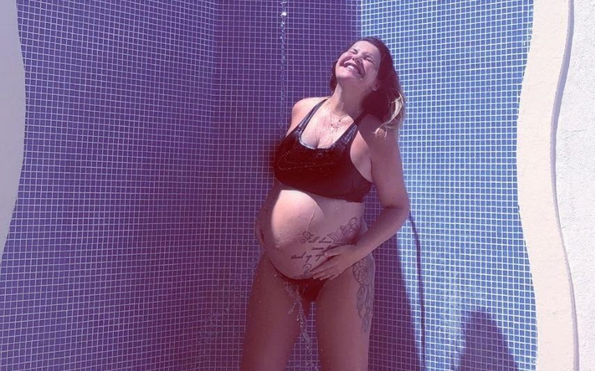 Kátia Aveiro A dias de ser mãe, admite que os «quilos a mais» a fazem sentir ainda mais bonita