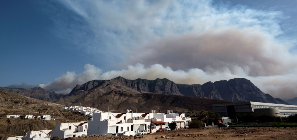 Cerca de oito mil pessoas retiradas devido a incêndio na Gran Canária
