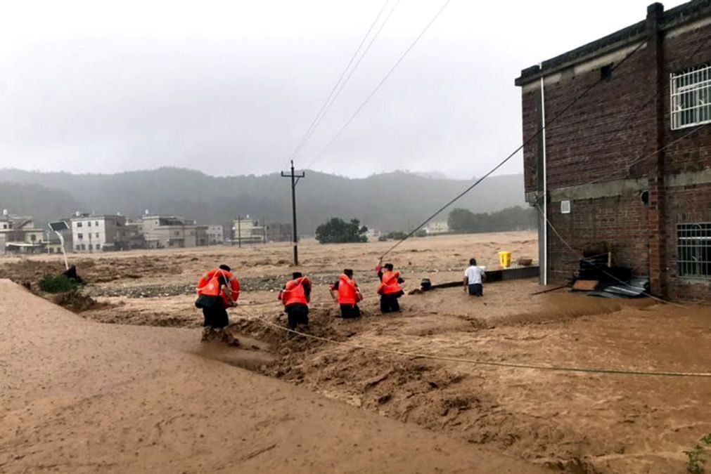 Duzentos mortos na China devido às cheias deste Verão