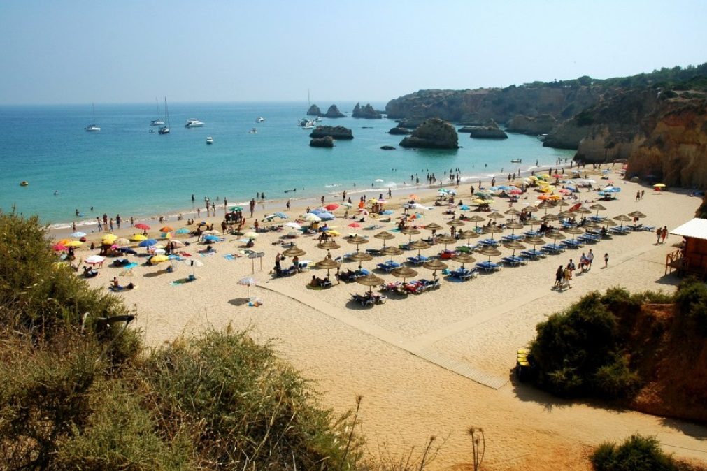 Praia do Alemão em Portimão interdita a banhos