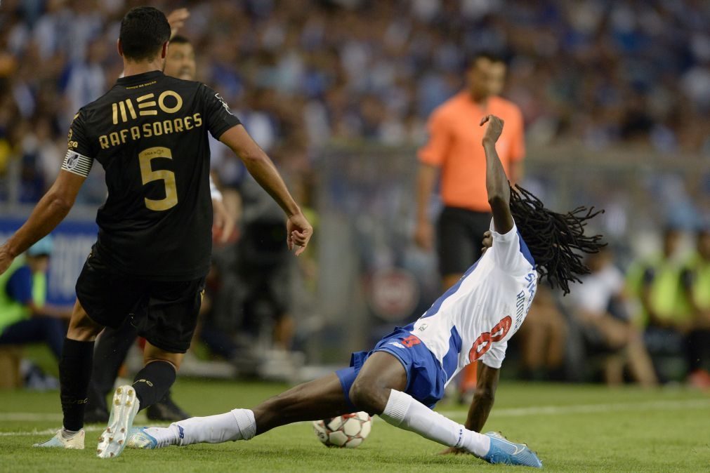 FC Porto vence na receção ao Vitória de Guimarães e sobe a segundo [vídeo]