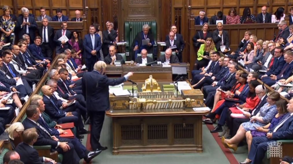 Boris Johnson perde maioria no Parlamento