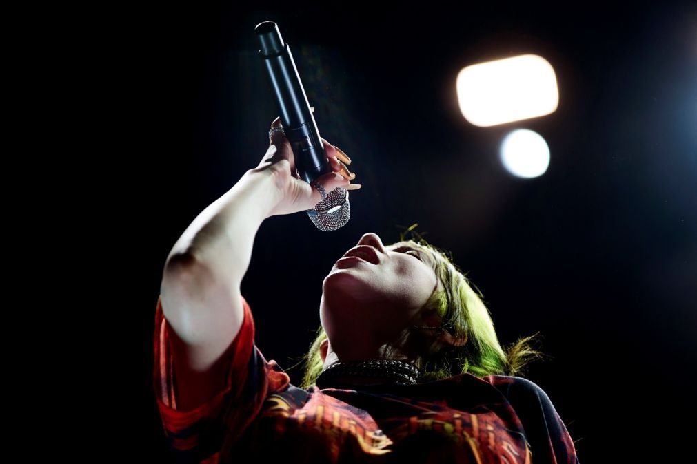 Billie Eilish estreia-se hoje em Lisboa. Saiba algumas curiosidades sobre a cantora