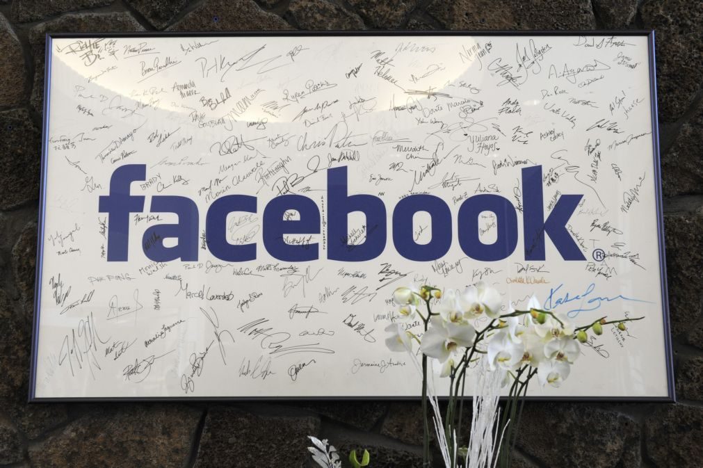 Facebook: Contactos de mais de 400 milhões de contas expostos 'online'